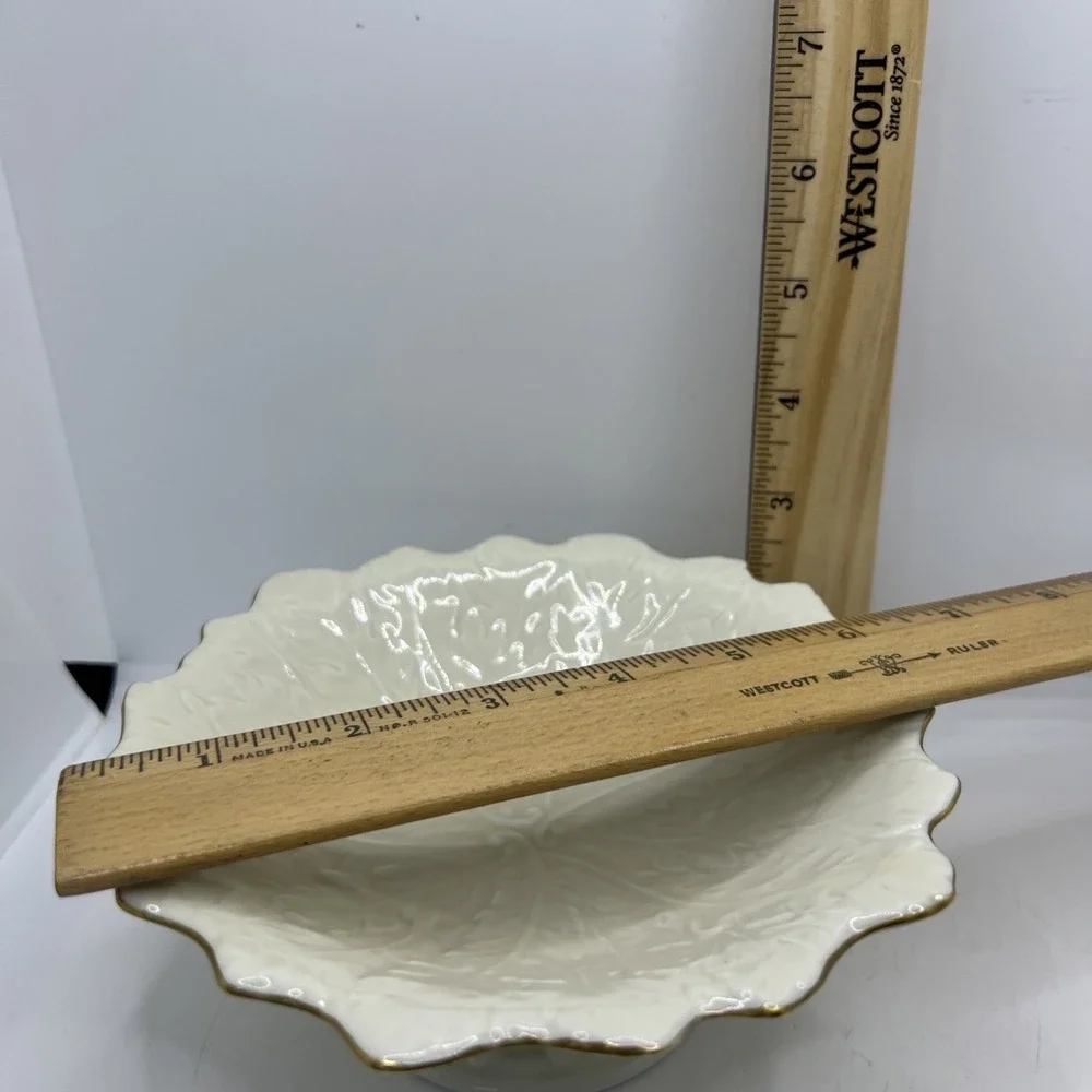 Crown Classics Japan Whitehall Leaf Pattern‎ Compote Pedestal Candy Dish Bowl